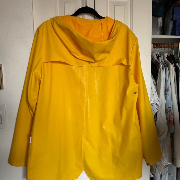 RAINS yellow rain jacket - Picture 6 of 6